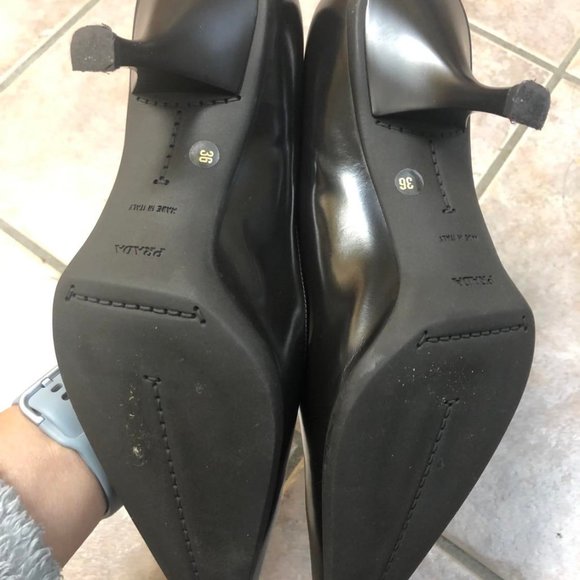 Prada Black Pumps size 6. Barely used - Picture 4 of 4